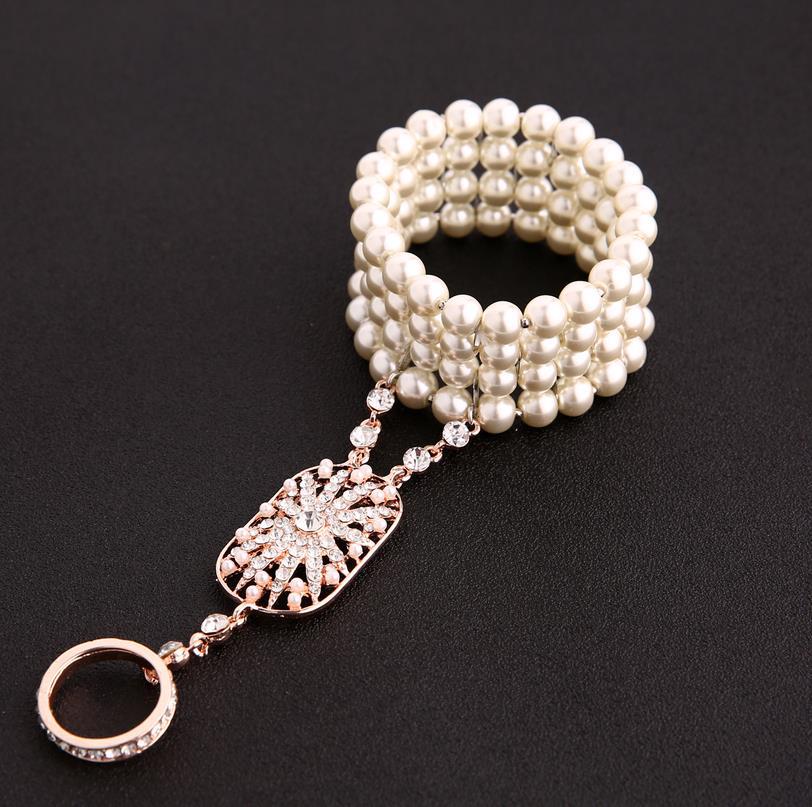 Increíble pulsera de perlas de cristal del mismo Gatsby.