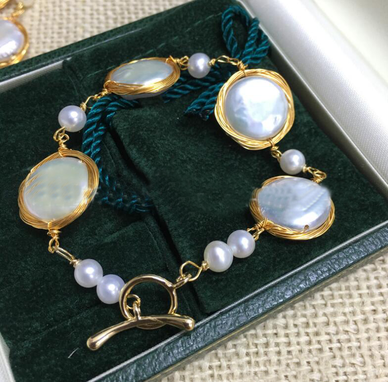 Pearl bracelet