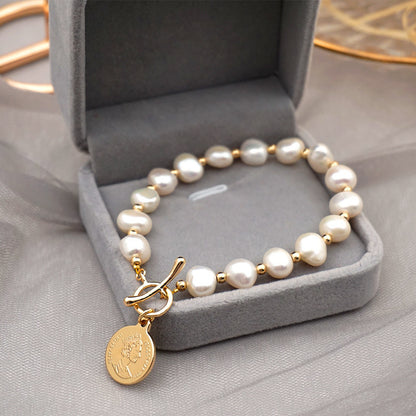 Pulsera de perlas de agua dulce femenina chapada en oro real de 14 k