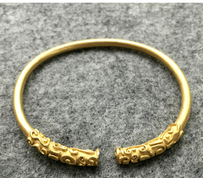 Golden  Black hoop vintage bracelet