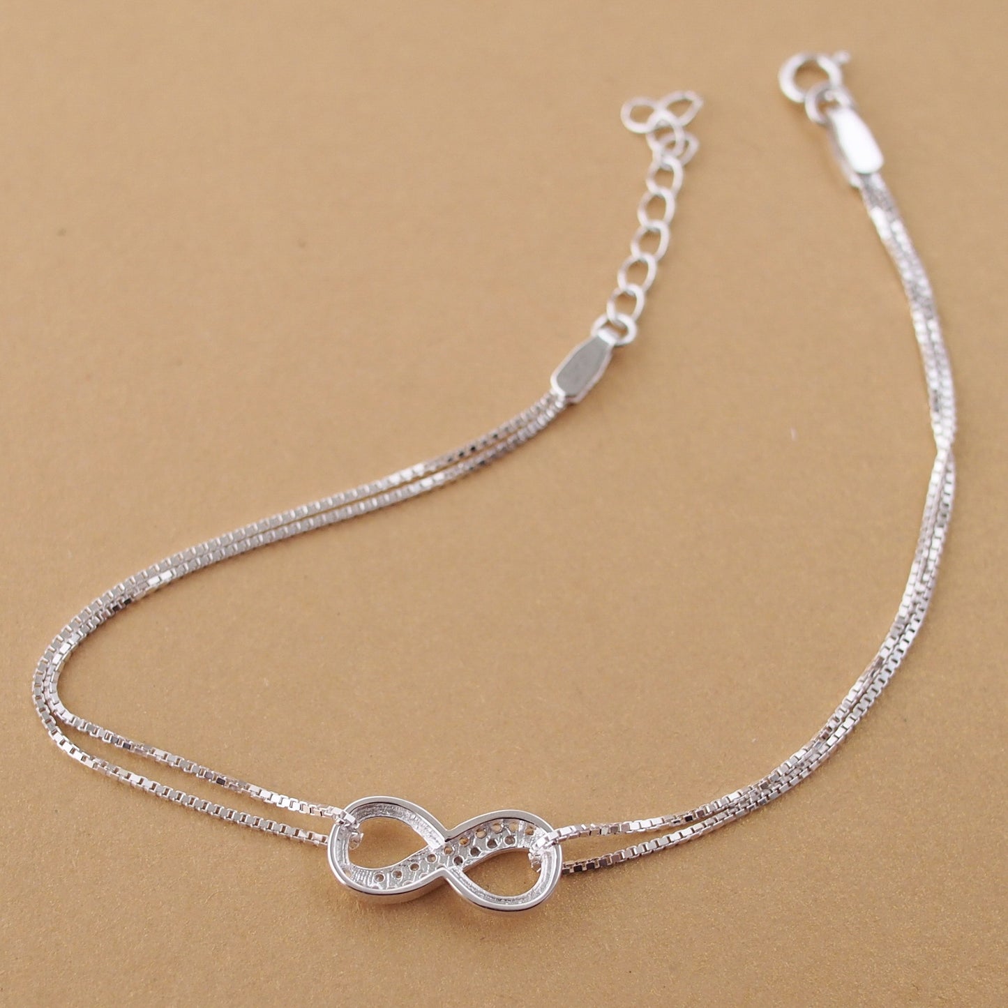 Pulsera de la suerte de plata infinita