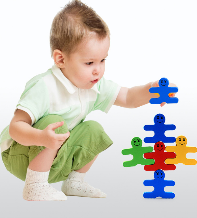 Bloques Jenga de hombre equilibrado de dibujos animados