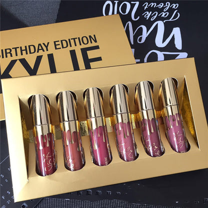 Vaso antiadherente dorado con 6 colores de labios Kylie Birthday Edition