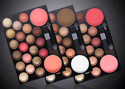 Conjunto de paleta de sombras e dourados com 22 cores