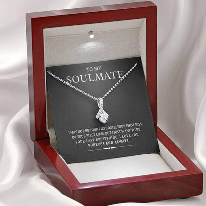 Colgante del día de San Valentín Collar clásico de regalo del día de la madre que combina con todo Mujer