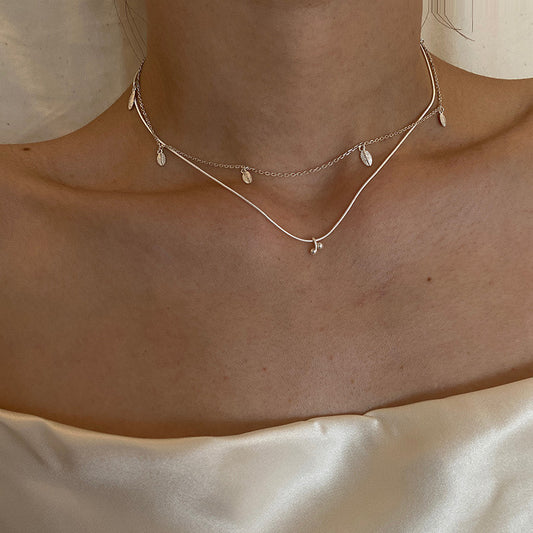 Collar de hojas apiladas de plata de ley para mujer