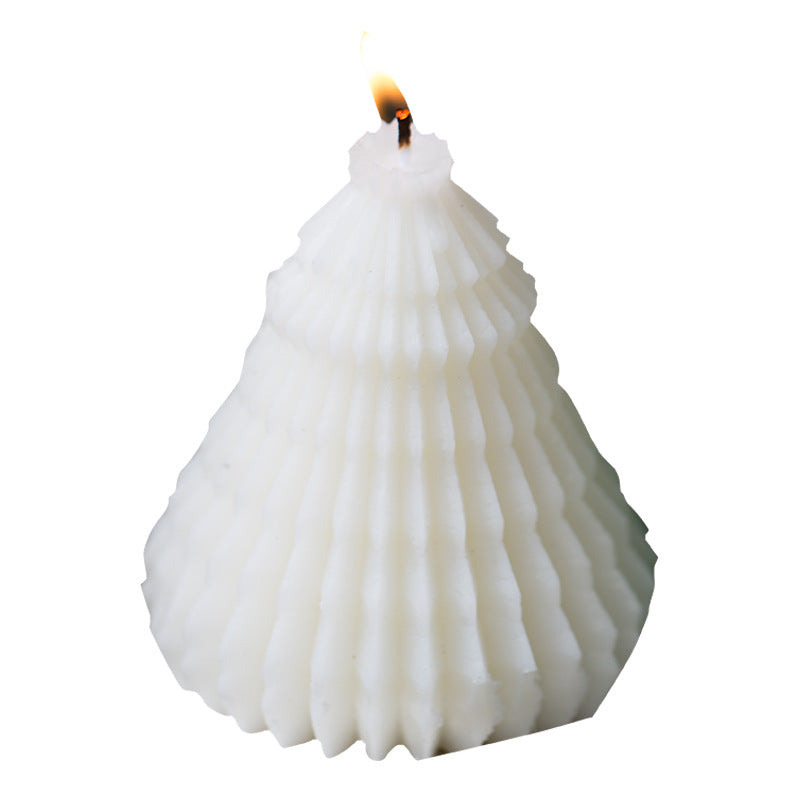 Velas perfumadas de árvore de Natal dormem ao vento